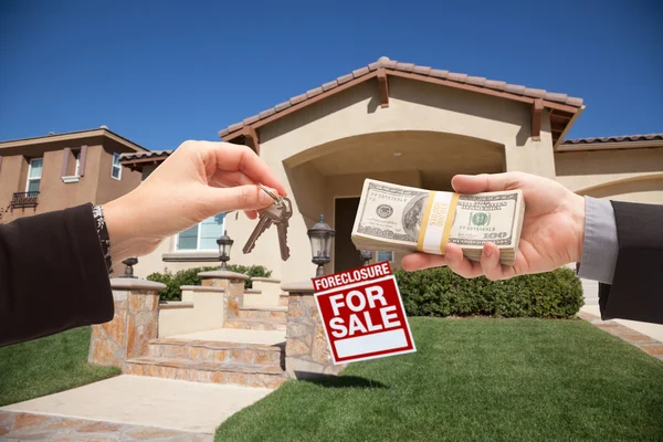 Handing Over Cash For House Keys — Stock Photo, Image