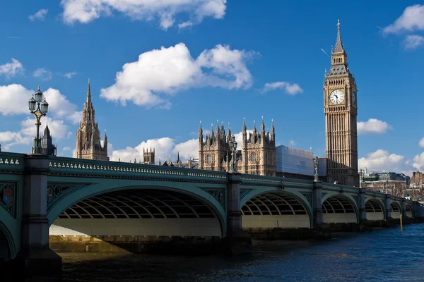 Husen i parlamentet i london — Stockfoto