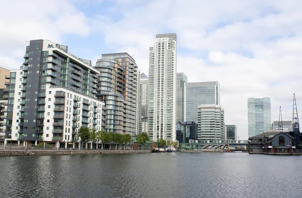High rise buildings by the riverside — Stock Photo, Image