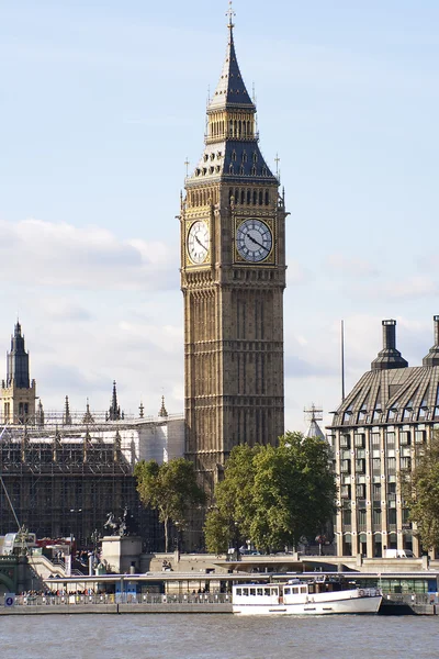 A Torre Big Ben em Londres — Fotografia de Stock