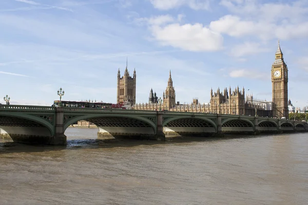 Το big ben και westminster γέφυρα στο Λονδίνο — Φωτογραφία Αρχείου