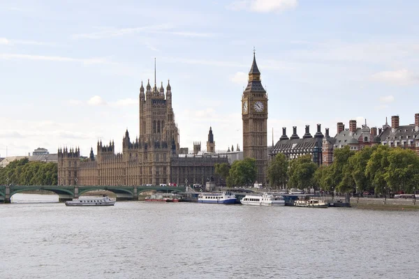 Die Big Ben and Westminster Bridge in London — Stockfoto