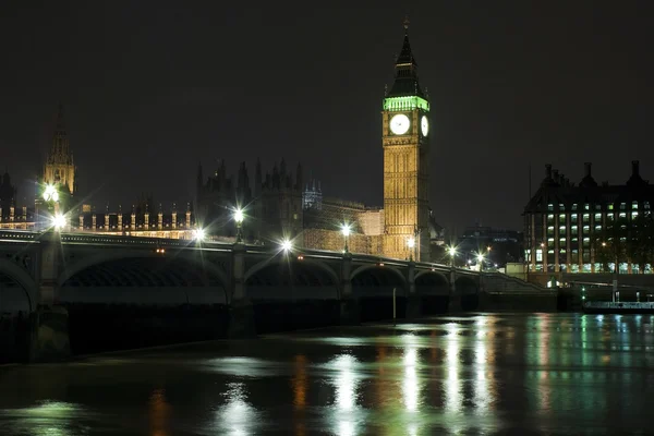 A ponte Big Ben e Westminster à noite — Fotografia de Stock