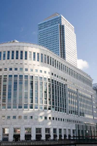 Canary wharf skyskrapor i london — Stockfoto