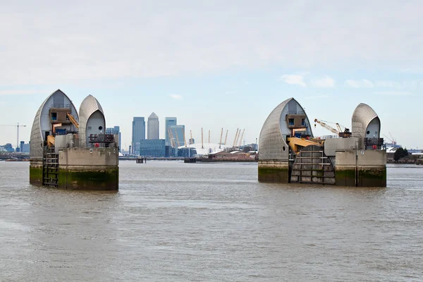 Thames barrier i london — Stockfoto