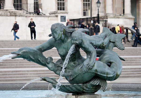 A fountain in Trafalgar Square — Stock Photo, Image