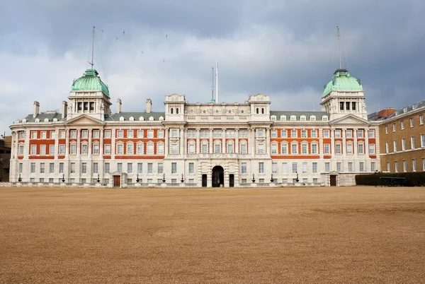 Old palace from the Guards Parade — Stock Photo, Image