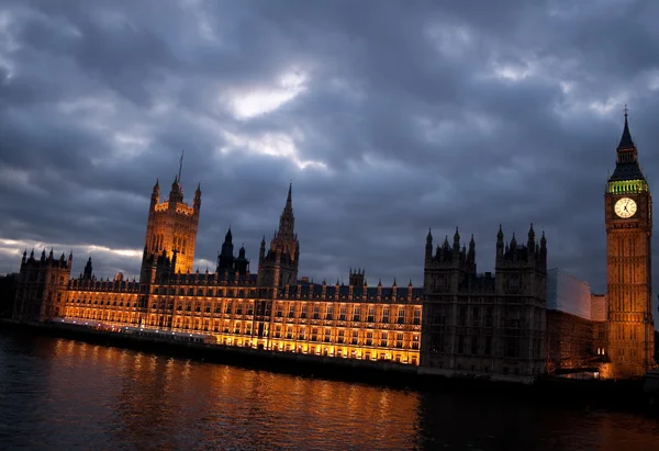 Il Big Ben e le Camere del Parlamento — Foto Stock