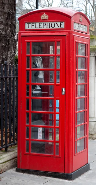 A typical London red phone — Stock Photo, Image