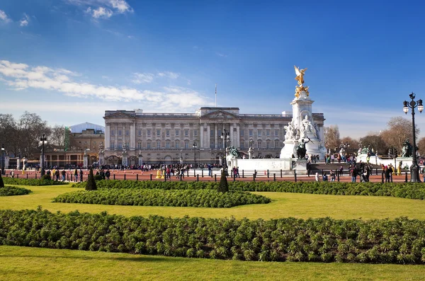 Palacio de Buckingham en Londres Imágenes De Stock Sin Royalties Gratis