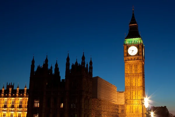 晚上拍摄的在伦敦大本钟 — 图库照片
