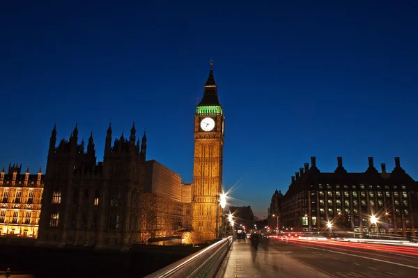 晚上拍摄的在伦敦大本钟 — 图库照片