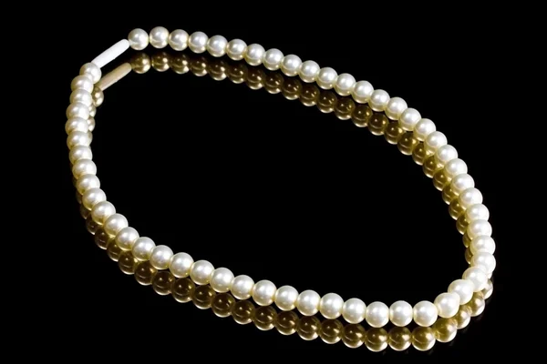 Biały perłowy naszyjnik — Zdjęcie stockowe