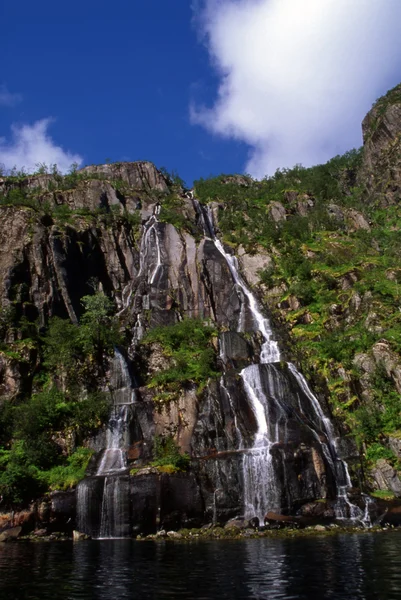 Wasserfall im Trollfjord — Stockfoto