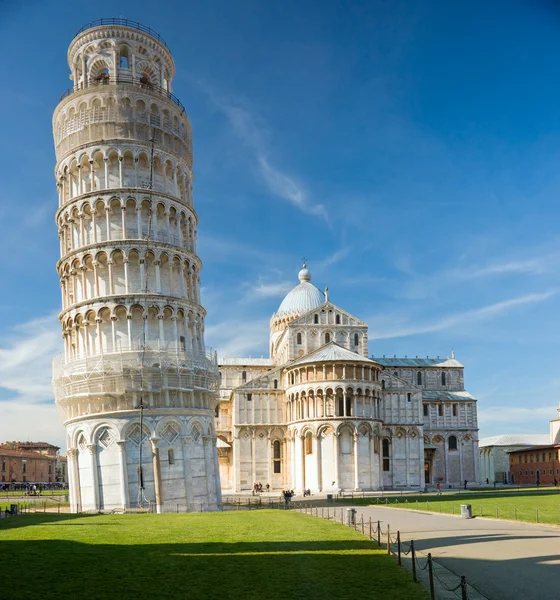 Pisa, piazza dei miracoli. — Stock fotografie