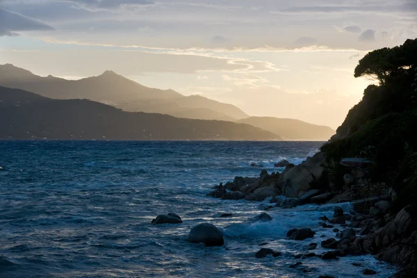 厄尔巴岛，意大利的日落. — 图库照片