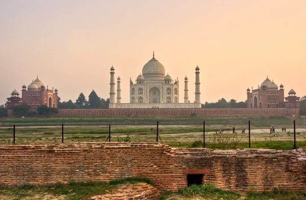 Taj Mahal ao pôr do sol, Agra, Uttar Pradesh, Índia . — Fotografia de Stock