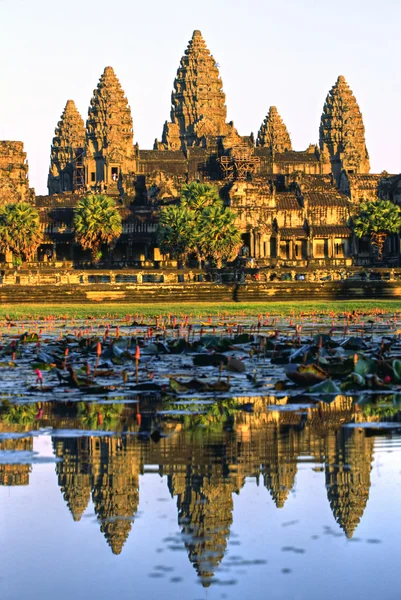 Angkor Wat bei Sonnenuntergang, Kambodscha. — Stockfoto