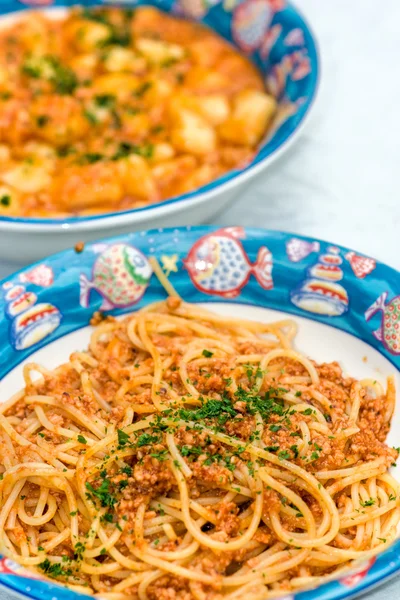 Espaguetis con pescado boloñés — Foto de Stock