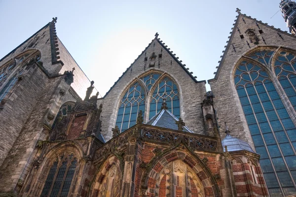 教会在阿姆斯特丹红灯区 — 图库照片