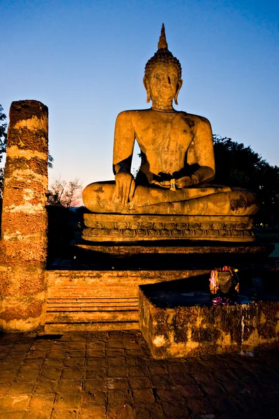 Buddha illuminated at night, Sukhothai, Thailand — Stock Photo, Image