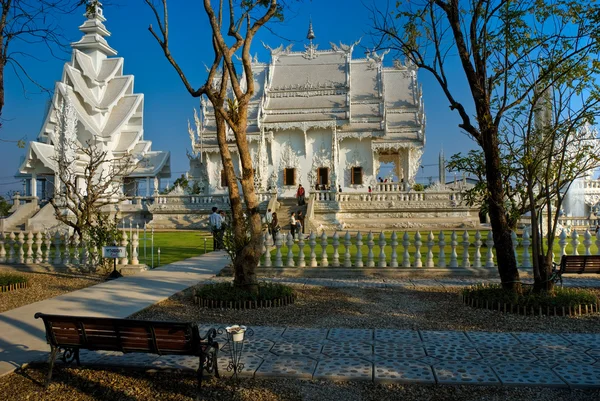 Vitt tempel, chiang rai, thailandia. — Stockfoto