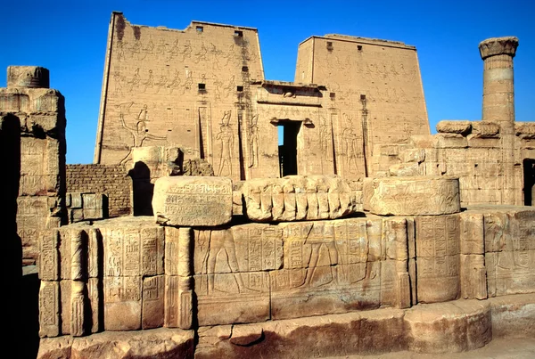 De tempel van horus, edfu, Egypte. — Stockfoto