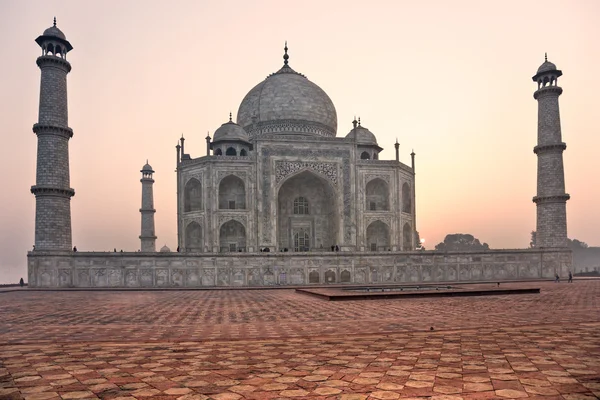 Taj Mahal al tramonto, Agra, Uttar Pradesh, India . — Foto Stock