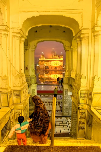 Χρυσός ναός στο Αμρίτσαρ, Παντζάμπ, Ινδία. — Φωτογραφία Αρχείου