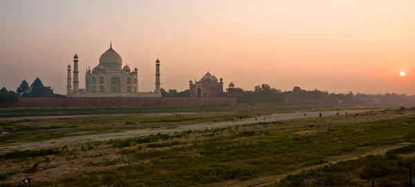 Taj Mahal ved solnedgang, Agra, Uttar Pradesh, India . – stockfoto