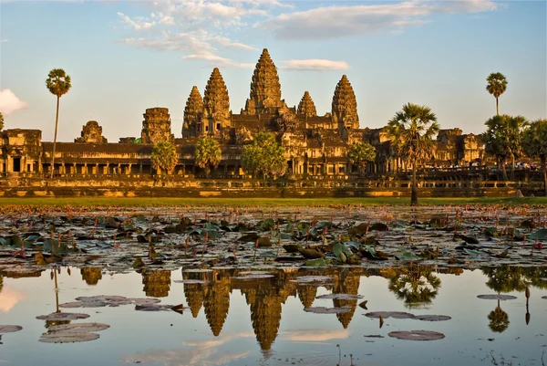 Angkor Wat bei Sonnenuntergang, Kambodscha. — Stockfoto