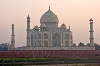 Taj mahal. clipart