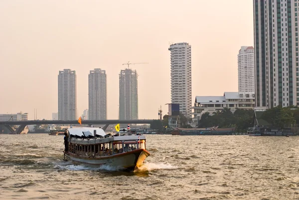 Chao praya rivier, bangkok. — Stockfoto