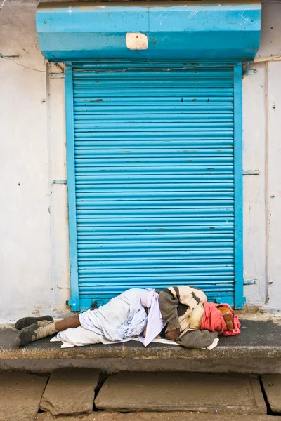 Dormir na rua — Fotografia de Stock