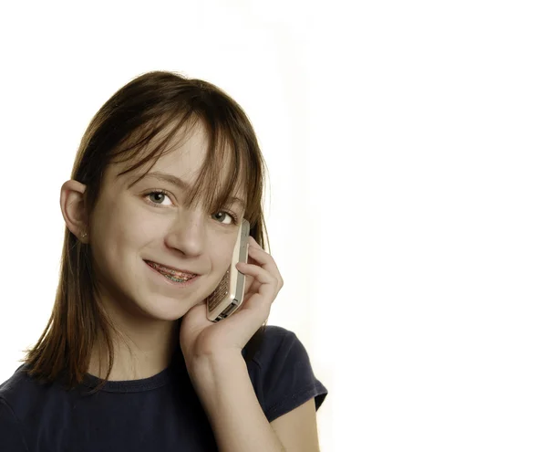 Νεαρό κορίτσι μιλάει στο κινητό — Φωτογραφία Αρχείου