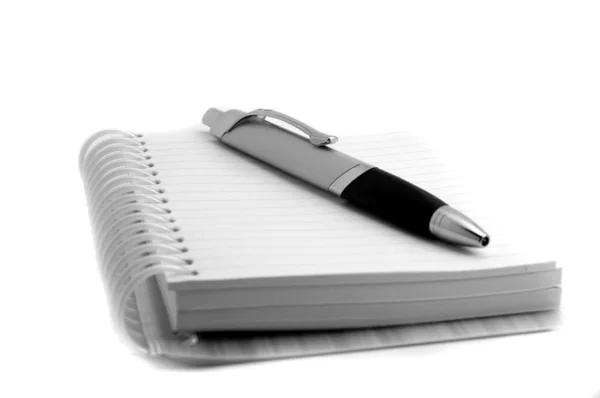 Caderno de caneta e papel — Fotografia de Stock