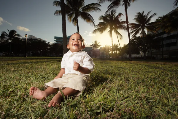 Baby on the grass — Stock Photo, Image