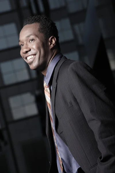 Šťastný africký americký podnikatel — Stock fotografie
