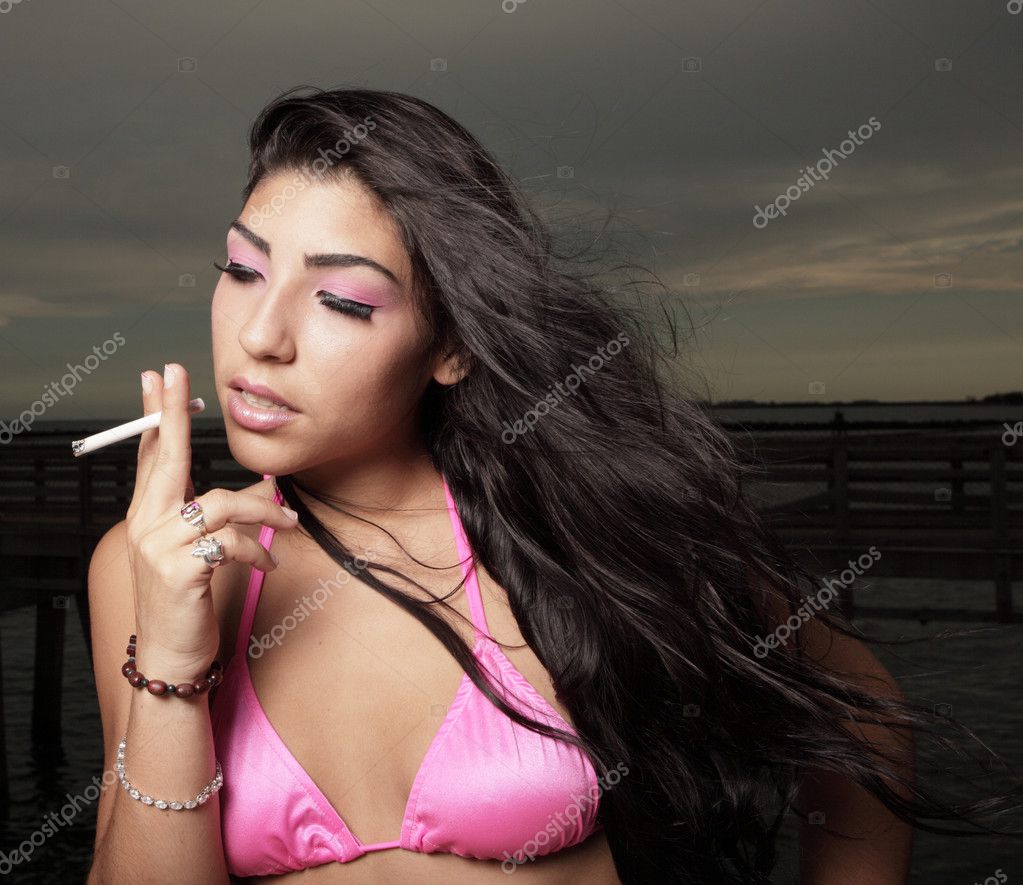 Cigarette Smoking Latina