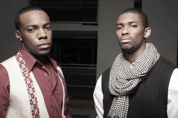 Двоє красивих чорних чоловіків — стокове фото