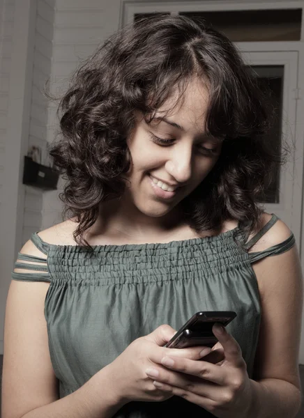 Woman texting — Stock Photo, Image
