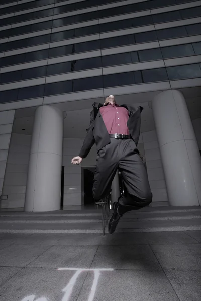 Empresário extático pulando — Fotografia de Stock
