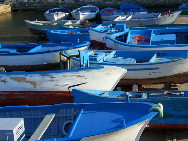 Barcos azuis — Fotografia de Stock