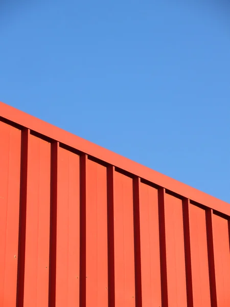 Červená kovová bariéra — Stock fotografie