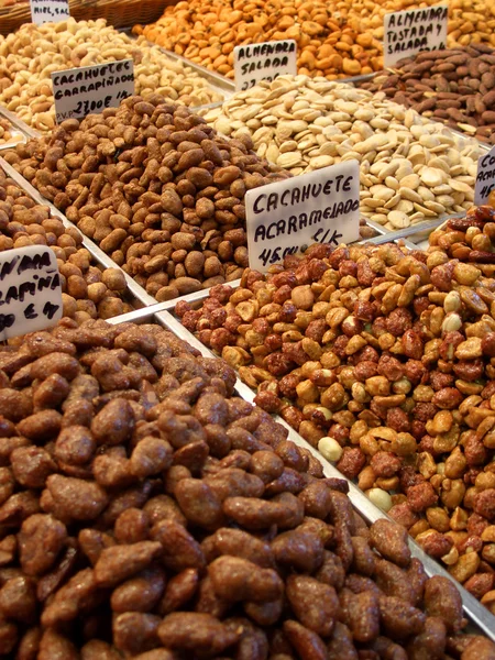 Kandované ořechy ovoce trhu, barcelona — Stock fotografie