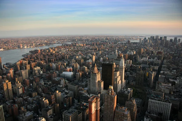 Luftaufnahme über dem östlichen unteren Manhattan — Stockfoto