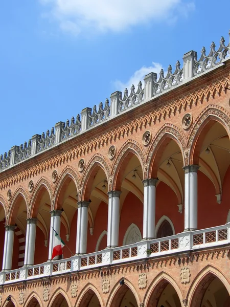 Venetianska fasad i padua — Stockfoto