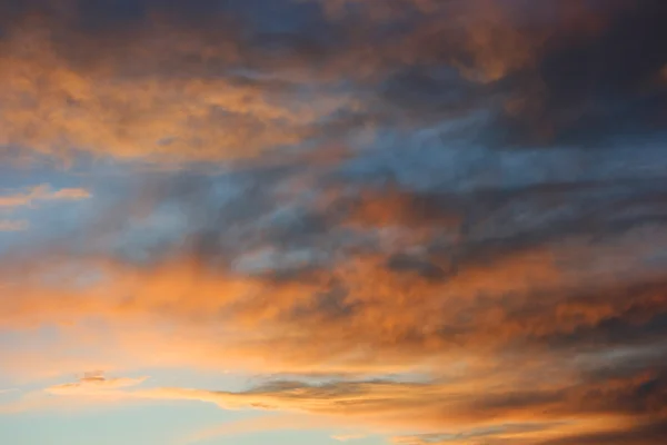 Moln vid solnedgången — Stockfoto