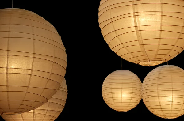 Lámparas de papel globo horizontales —  Fotos de Stock