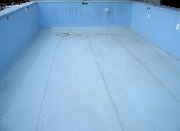 Grunge piscina seca — Foto de Stock